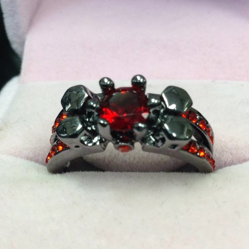 Woman's hematite and red stone ring Sz8